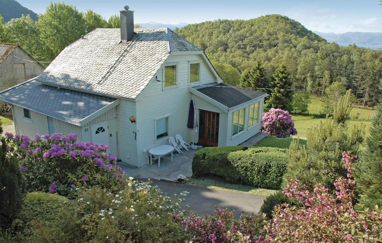 Stunning Home In Tau With House A Mountain View Екстериор снимка